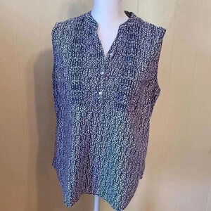 Bit and Bridle Blue & White Sleeveless Pin-tucked Shirt Top in Size Large.